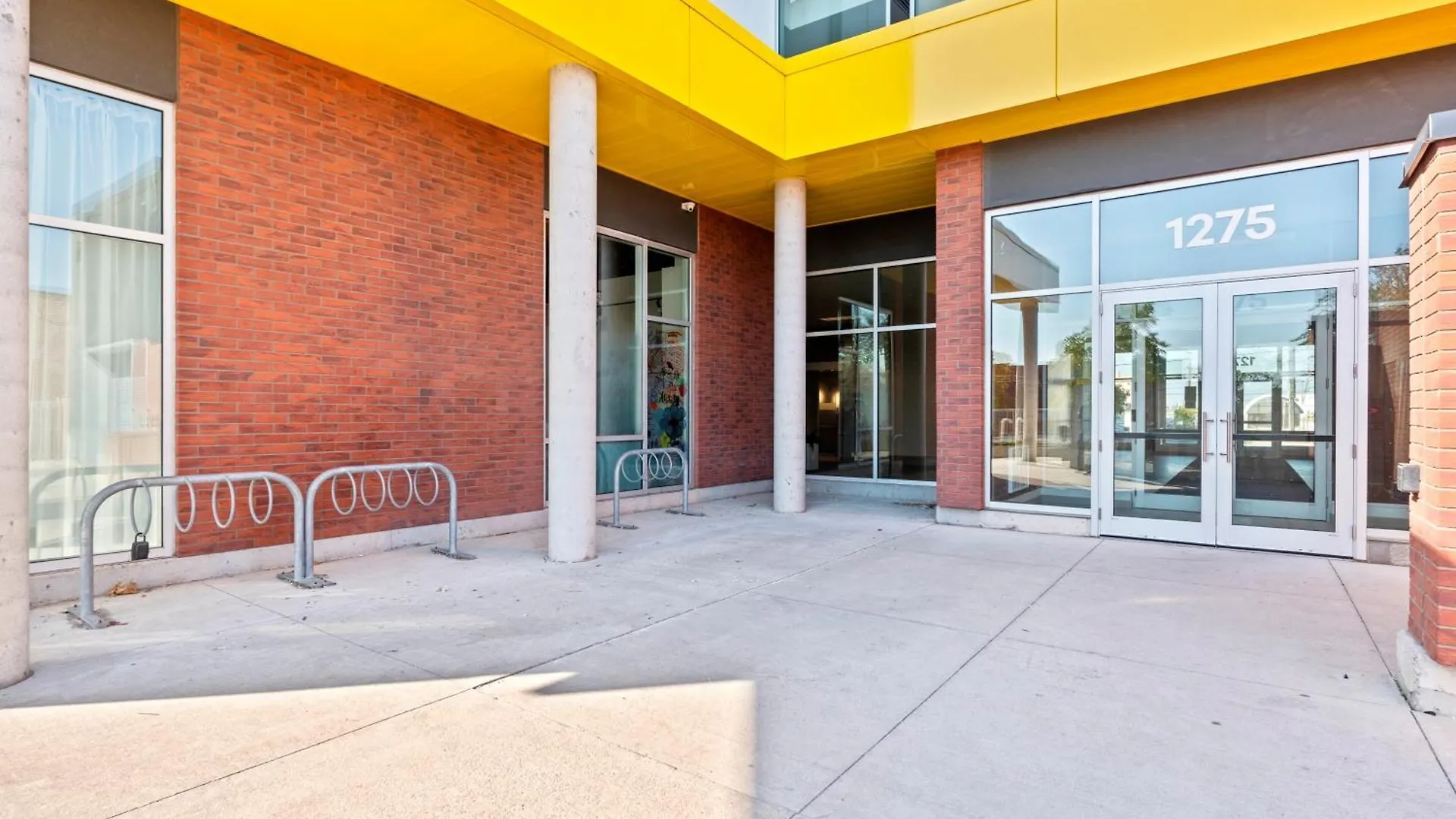 Bright Suites Finch West By Globalstay Toronto Canada